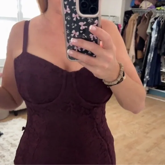 TA3 Burgundy Lace Dress - Picture 3 of 9